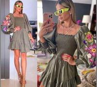 Къса, вталена рокля с широки ръкави и бродерии на цветя - 2