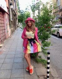 Къса черна пола с изображение на цветни котета - 1