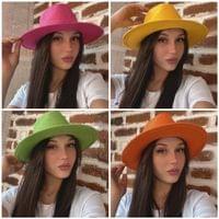 Лятна шапка с периферия в четири цвята - 1
