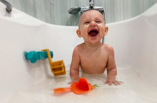 Най-добрите бебешки подложки за къпане
