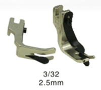 P115 3/32 - 36465 Presser foot w hinge guide 2.4 mm - 1