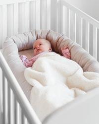 BabyDan - Възглавница Cuddle Nest - 1