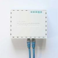 Рутер Mikrotik RB750GR3 Hex, кабелен, 5 порта - 3 Рутер Mikrotik RB750GR3 Hex, кабелен, 5 порта - 3