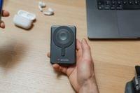 Външна батерия Verbatim Charge&amp;#039;n&amp;#039;Go, с дисплей, 10000 mAh, сива - 3