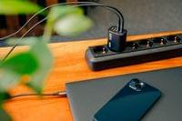 Адаптер Verbatim Essentials Gang, 2хUSB Type-C, 1xUSB Type-A, 60 W - 3 Адаптер Verbatim Essentials Gang, 2хUSB Type-C, 1xUSB Type-A, 60 W - 3