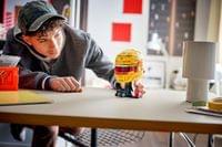 LEGO Editions Scuderia Ferrari HP Lewis Hamilton Helmet (43022) - 7