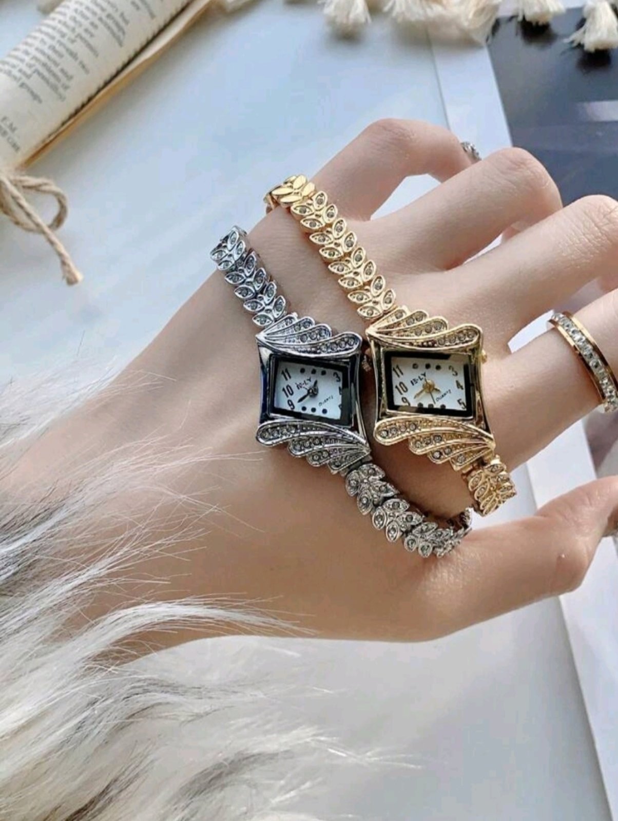 Часовник Kelly Gold